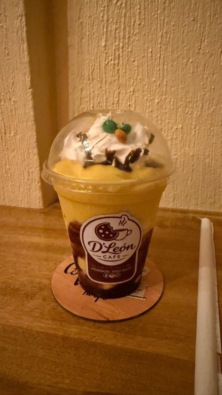 Smoothie Mango con crema y chocolate