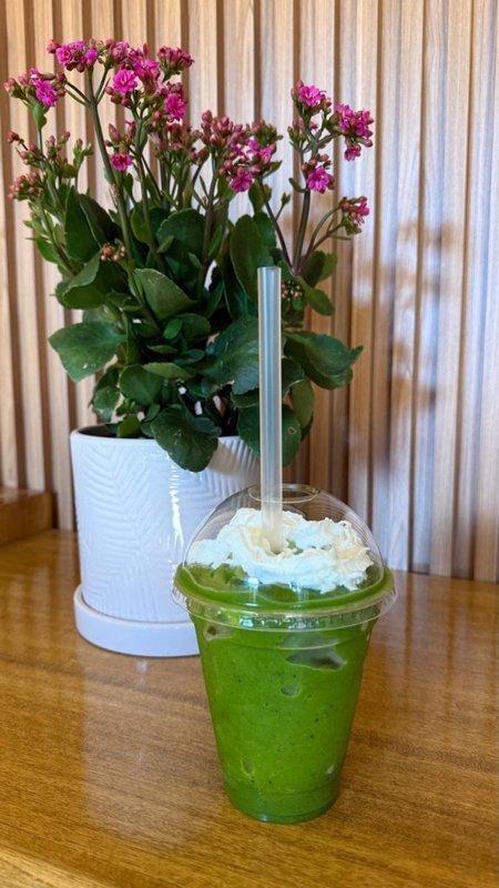 Smoothie Popeye verde con crema